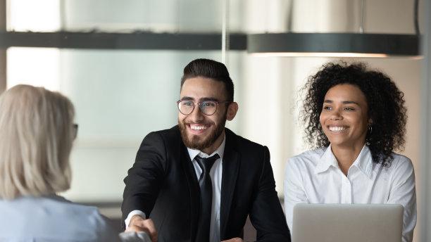 |求人办事的时候，学会说这三句客套话，对方才会心甘情愿帮助你