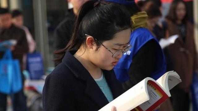 保罗·博格巴|大学生迎来春天，这类学生有望“免试”成为公务员，别错过了！