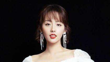 买超|张嘉倪老公买超劈腿：买超根本没有显赫家庭背景！