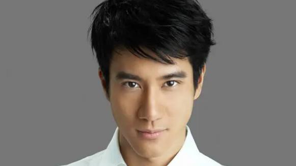 |王力宏近况曝光：深夜骑车为女儿买礼物，长发毛糙泯然众人