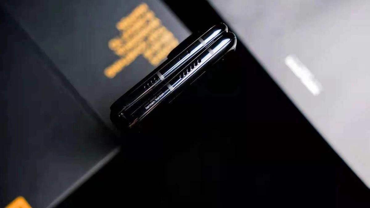 折叠屏|2K+全面屏+5020mAh+立体四扬声器，折叠屏手机售价亲民