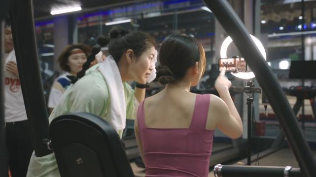 底线|直击网红主播幕后，还会羡慕她们？靳东主演《底线》以真相破想象