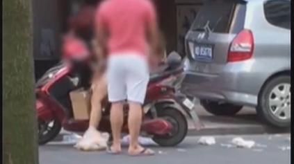 回顾：2016年男子街边拍下夫妻争执，发到网络引发热议后，收到法院传票