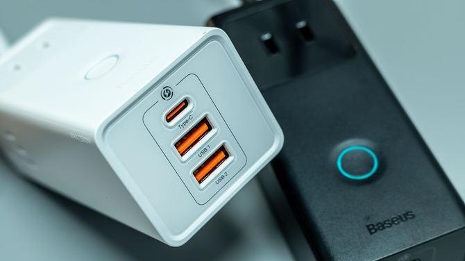 充电器|倍思氮化镓桌面插线板30W体验：一改你对插线板的认知
