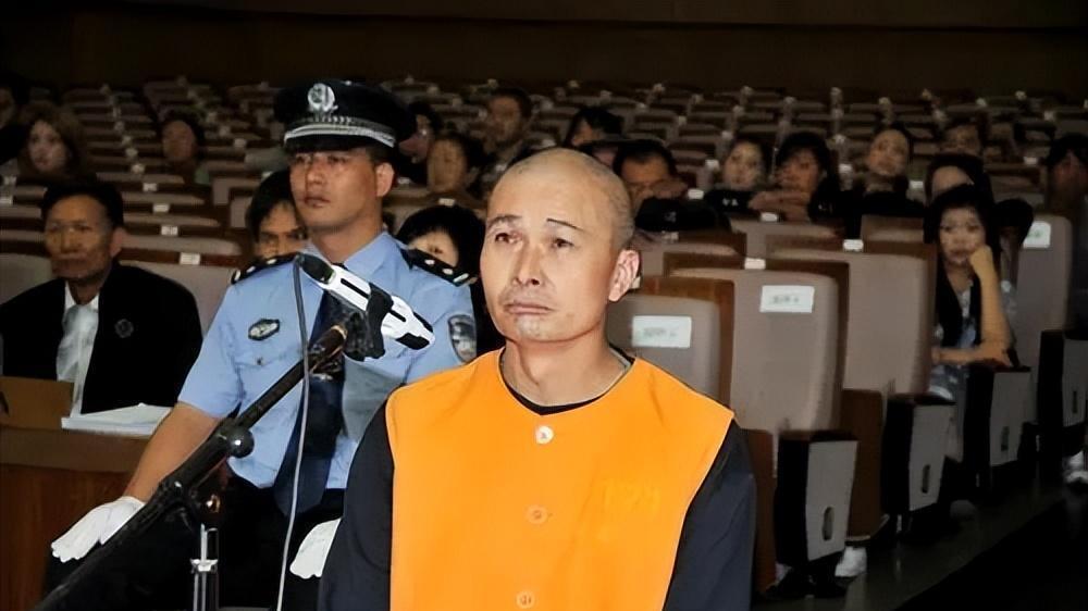 云南黑老大蒋家田，小学文化盘踞昆明十余年，为赚钱把全家拉下水