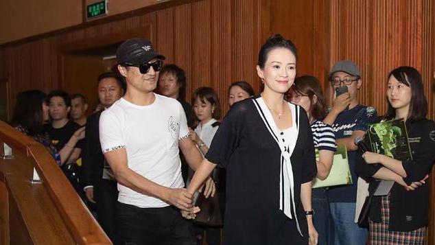 |章子怡被问平时是工作多还是陪孩子多？她的回答让人羡慕