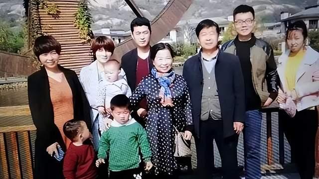 带货|田静妹妹改变直播路线，不再怼网友走温柔路线，称喜欢跟悦悦玩耍