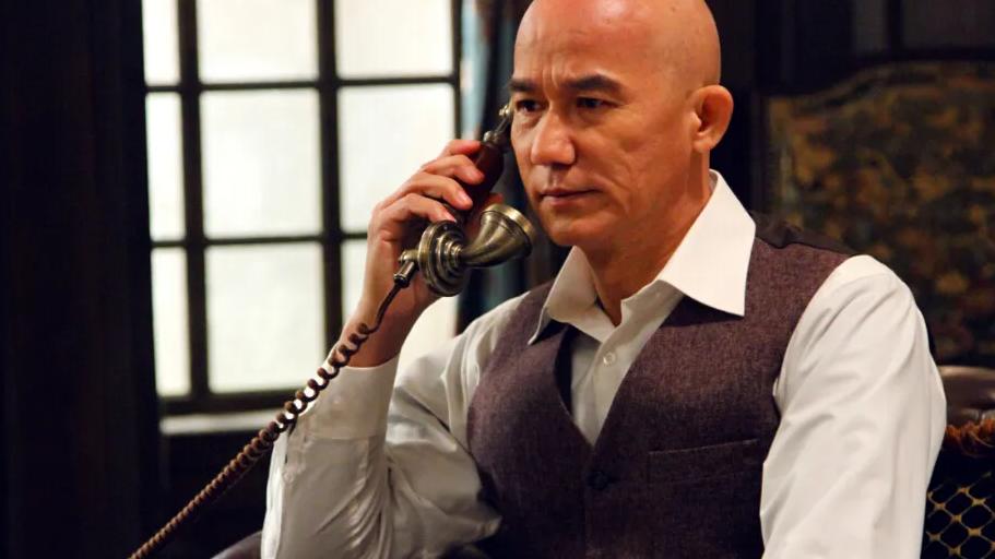 李子雄|无冕影帝李子雄，59岁再当爹依旧活跃影视圈，王雅琪的选择无错