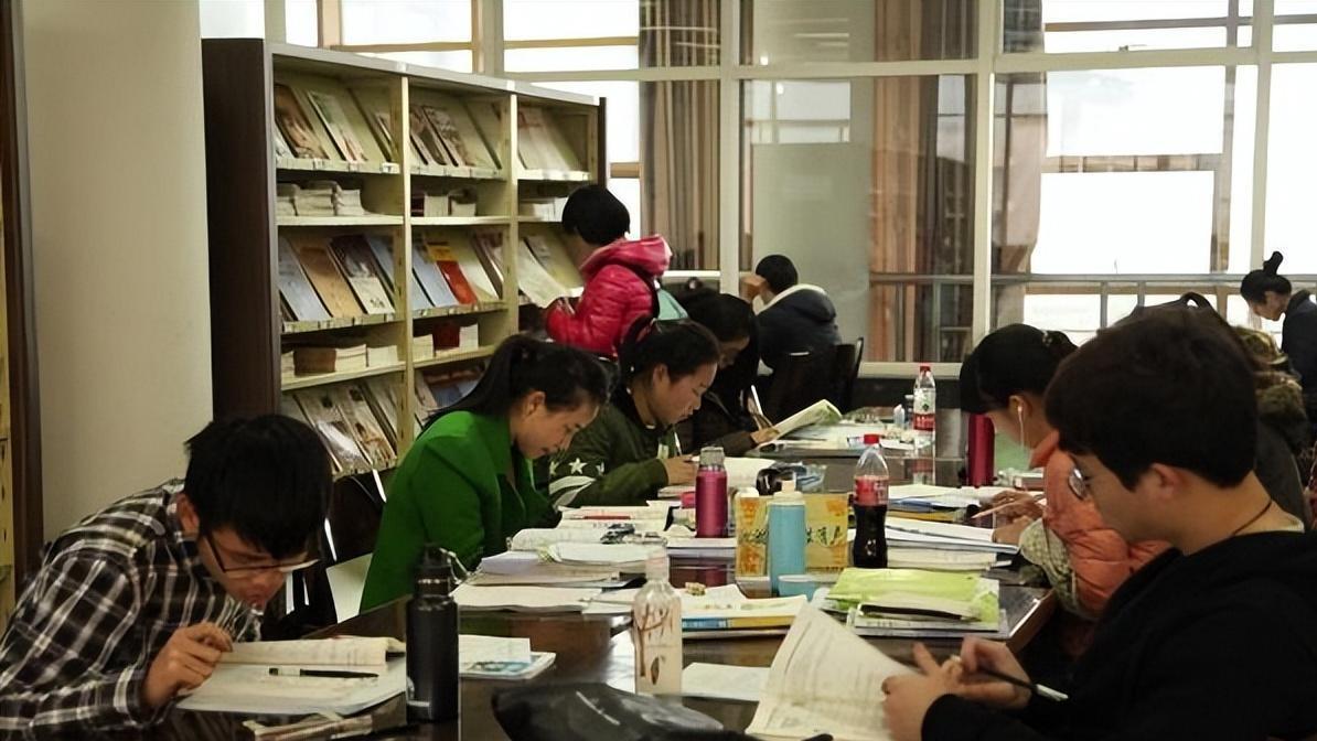 招聘|曾经的学霸沦为“家里蹲”，考上985有多开心，现在家长就多糟心