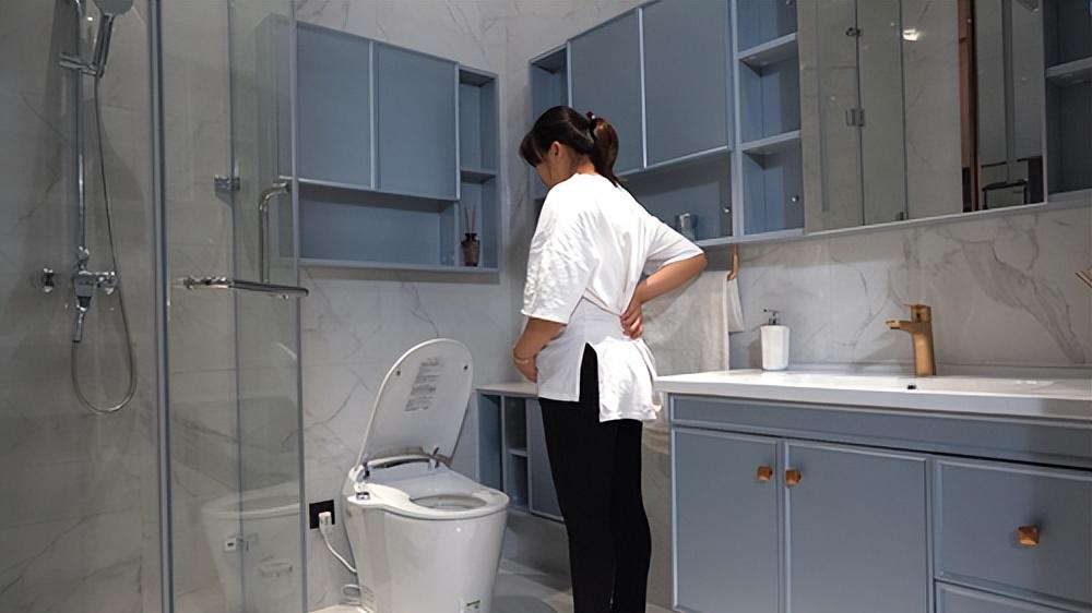 和平精英|日本超火的“智能马桶”，到底是智商税还是神器？过来人说出实话