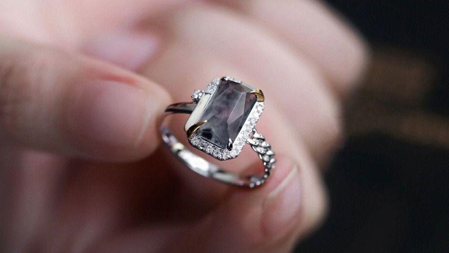 象牙|水墨画般的翡翠乌鸡种，浪漫且甜酷