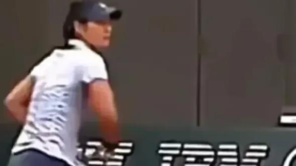 |李娜，太刚了！当年输球记者问她：有没有要对全国观众说点什么？