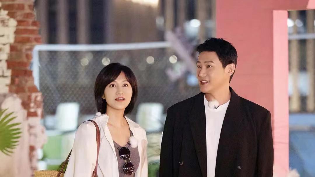 鲍蕾|《妻子的浪漫旅行》：鲍蕾、陈乔恩、刘芸都相差三岁，状态却不同