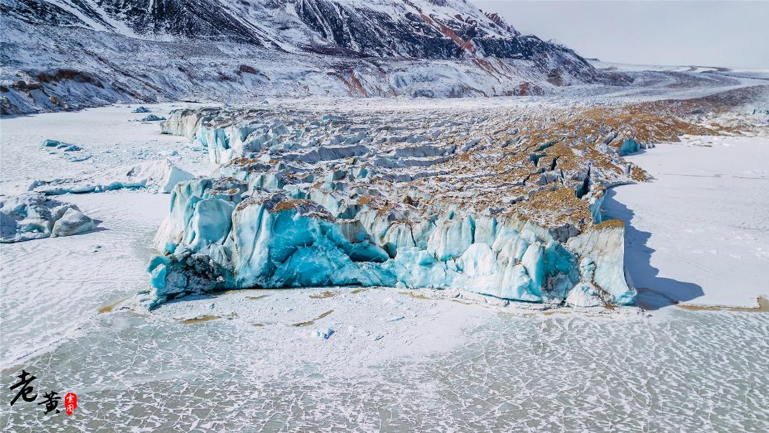 来古冰川|西藏最大的冰川，更是世界三大冰川之一，冰川中的蓝冰群国内罕见