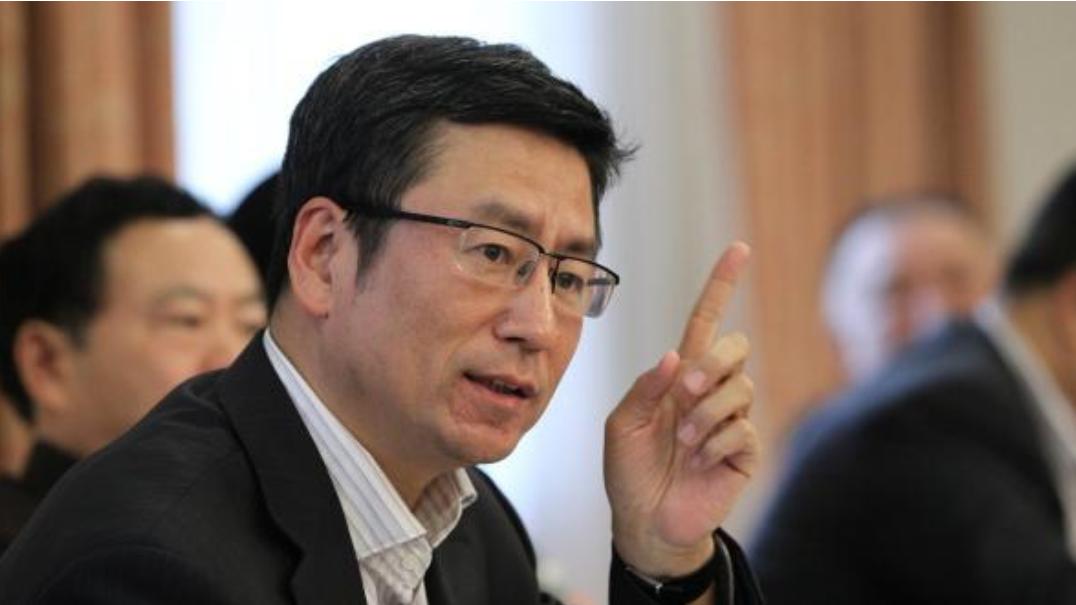 第一名|白岩松告诉儿子：你要是考第一名，我就跟你断绝父子关系