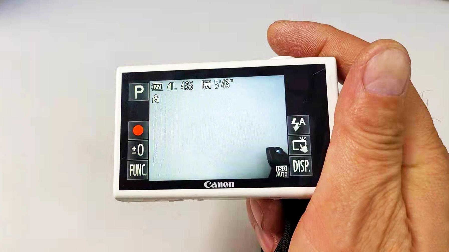 |外形像白色豆腐块，二手洋品牌佳能相机体验，小巧机身耐看又好用