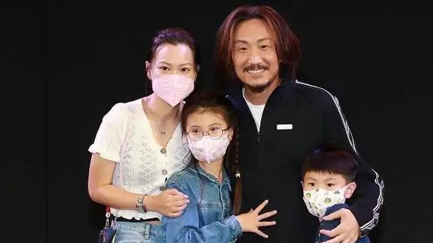 阿Sa|郑中基和阿Sa官宣离婚，被骂得最惨的不是渣男郑中基，而是香港狗仔。