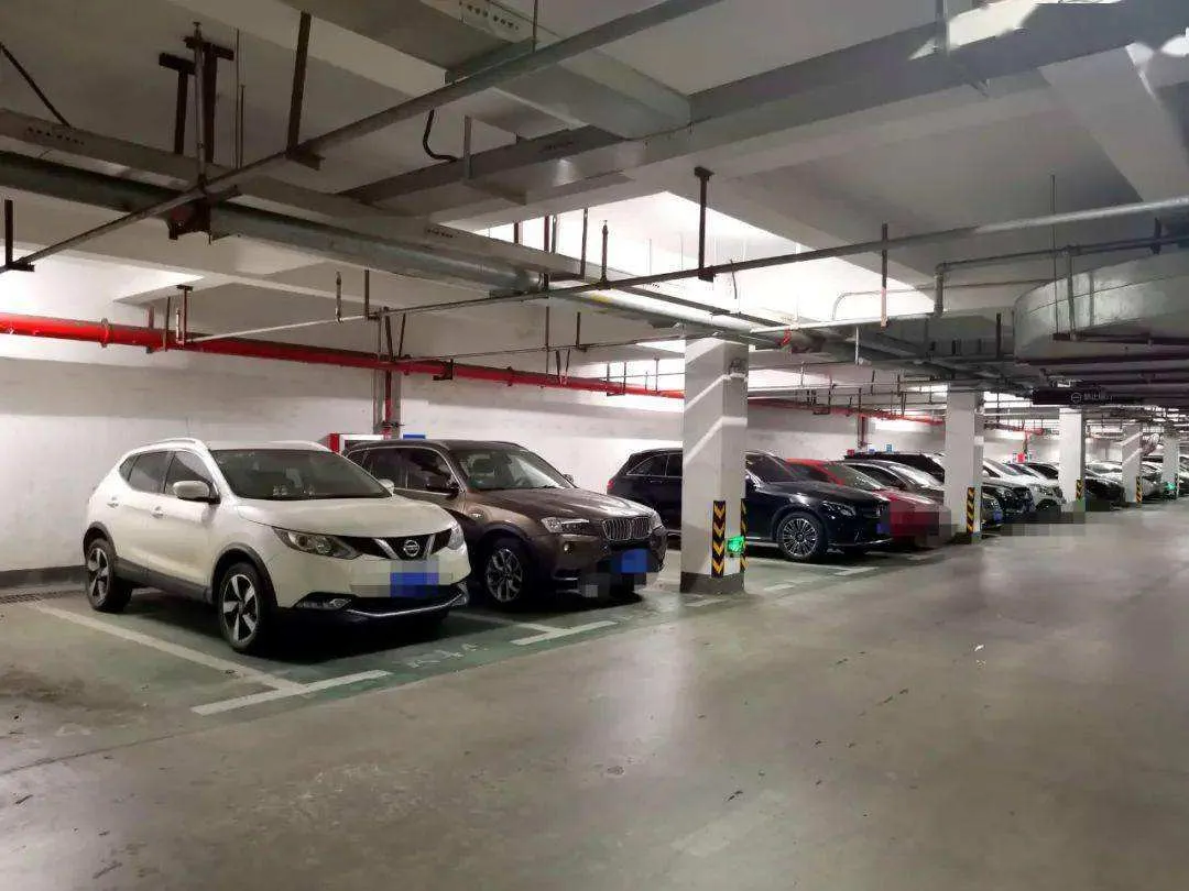 面对业主提出“我住一楼，一万年不坐电梯，凭啥要交电梯费”这样的问题，物业该如何解答