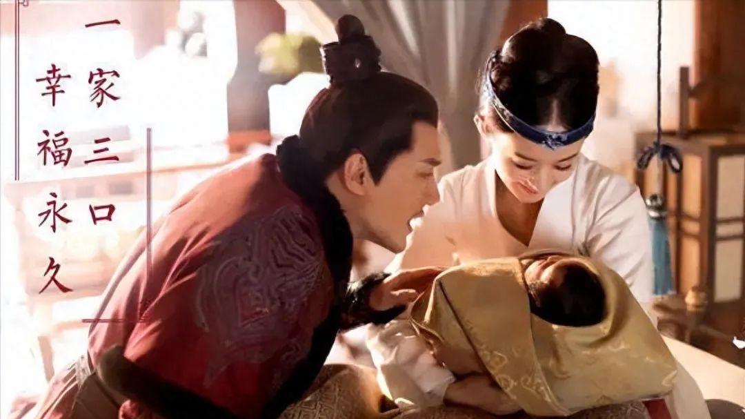 赵丽颖懒理恋爱风波，路人镜头下的她穿粉色挂肩长裙，温柔甜美还很显身材