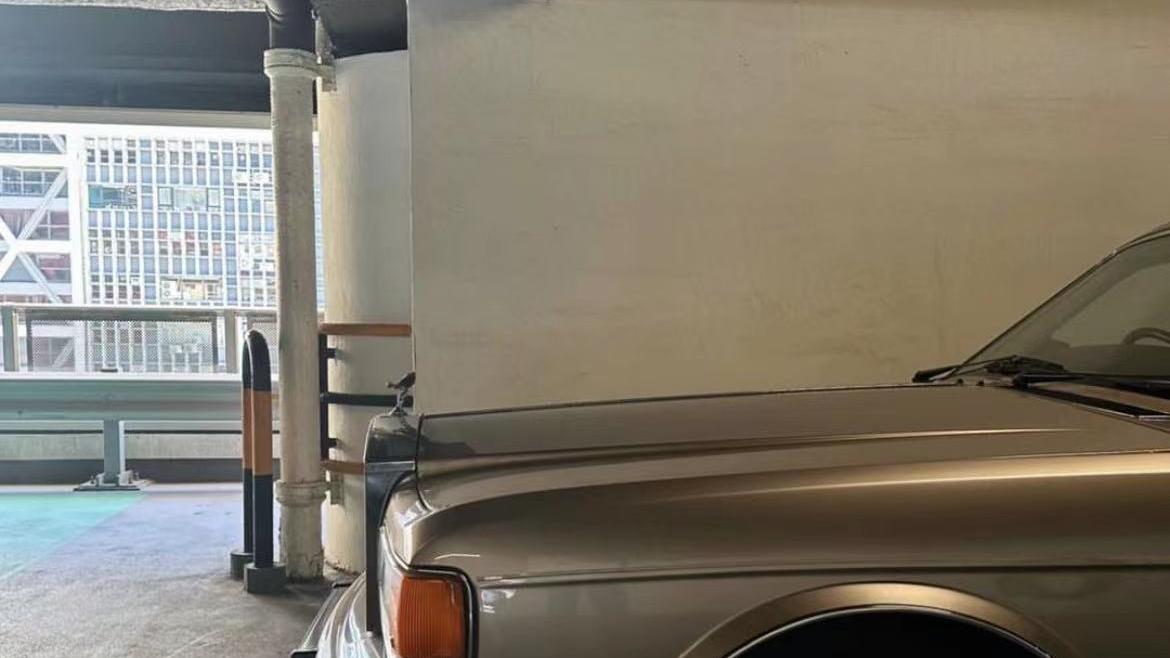 陈坤21岁儿子晒劳斯莱斯！近照黝黑沧桑很像爸，久居国外纹身瞩目