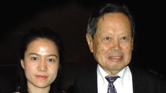 孙怡|曝王杰与小26岁梁洛施恋爱！女方2年生3子身材苗条，男方不修边幅