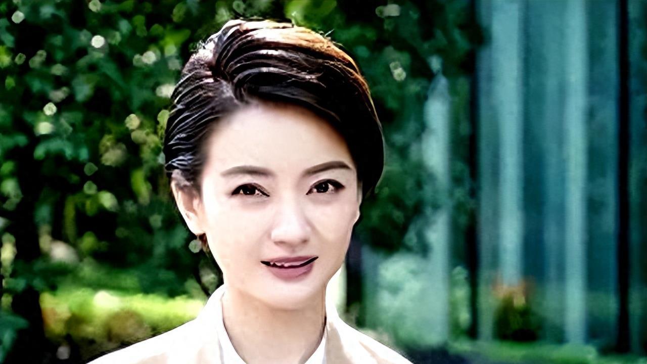 朱杰：戏红人不红，为何不用炒作提热度？看看她的老公是谁就明白了