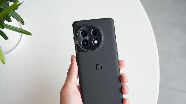 一加科技|一加11续航翻车吗？大V们轮番测试，网友看完有数了