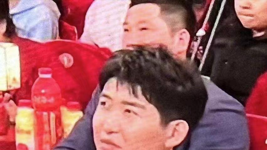 龚俊|一年一度喜人脱人丢人大会，脱口秀喜剧大赛成员春晚水土不服？