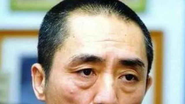 “情史混乱”张艺谋公开宣称：这辈子最大的遗憾就是没有等到她