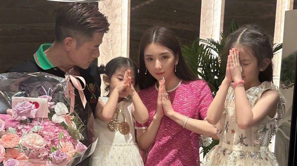 57岁郭富城为方媛庆36岁生日，甜喊亲爱的老婆，女儿罕见没挡脸