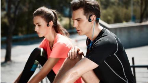 骨传导耳机|戴骨传导耳机对耳朵有什么危害，戴骨传导耳机有哪些好处