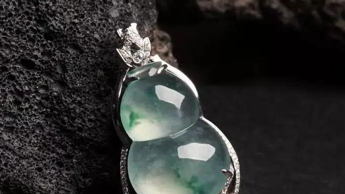 飘花翡翠|翡翠飘花和飘绿大不同