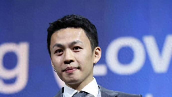 知名男星官宣恋情！出道至今获得过金马奖，网友：官宣方式太甜了