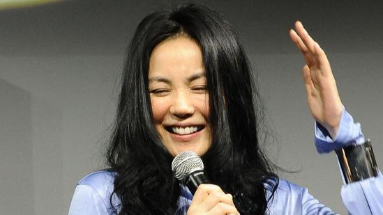 王菲|王菲昔日采访片段引热议，直言喜欢纽约被指崇洋媚外