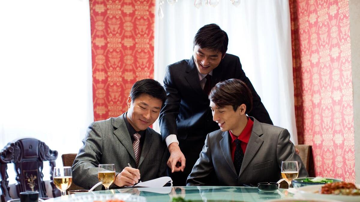 请领导吃饭他说“让你破费了”，千万别回“不贵”，高情商这样说