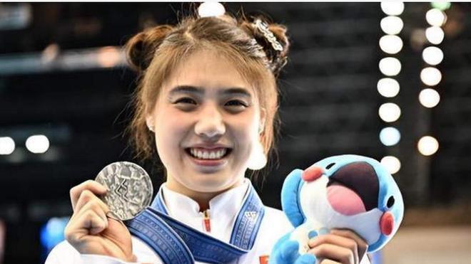 拒绝章子怡，霍启山为何对张雨霏情有独钟？看郭晶晶举动秒懂