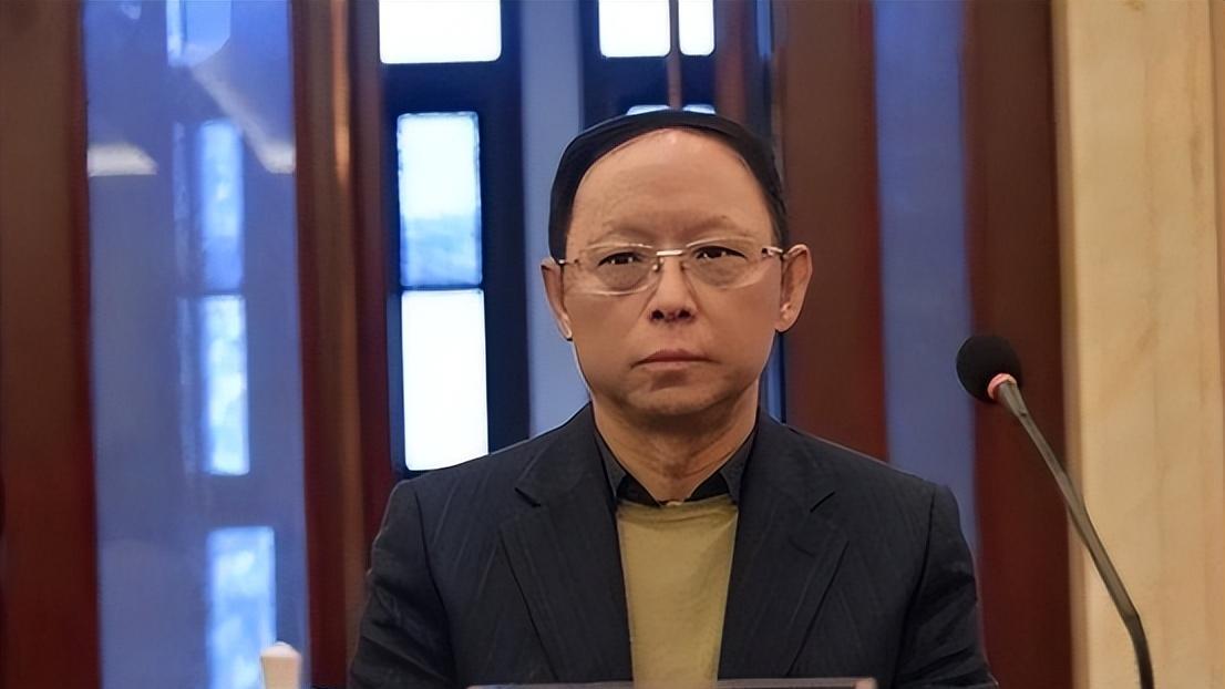 国籍|李晓明一家5口偷入美国籍，依然在中国继续捞金，如今报应来了