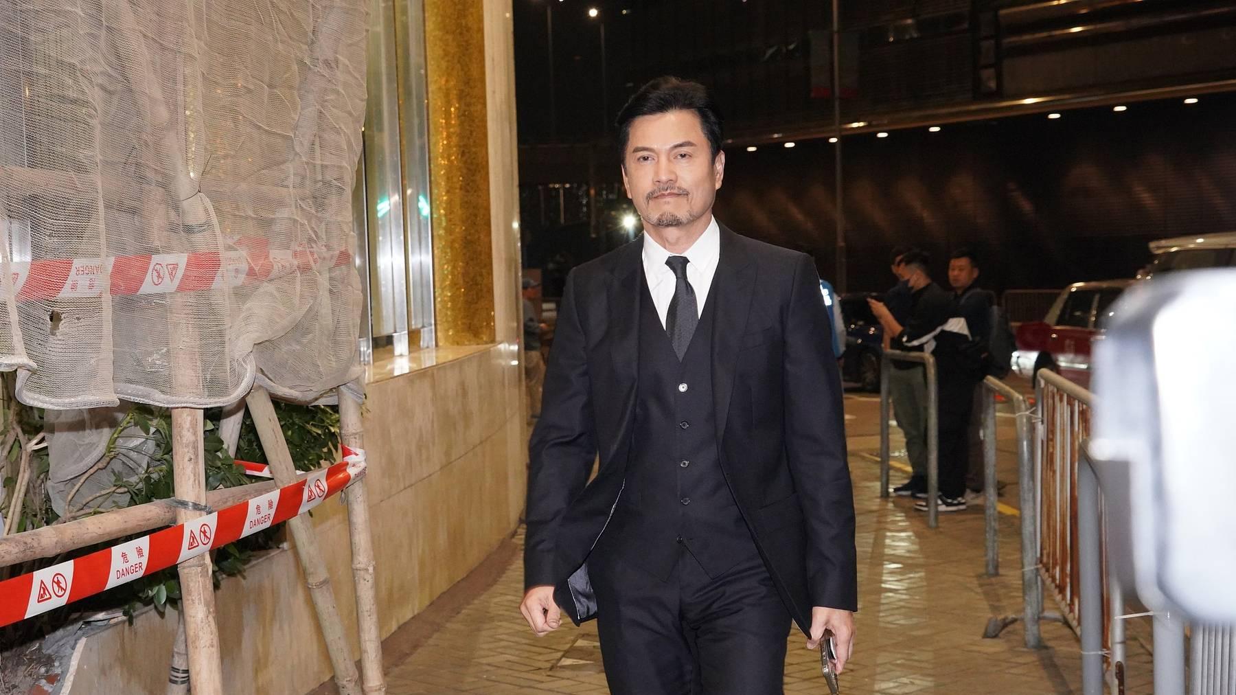 刘德华父亲葬礼：吴君如黄发时尚，任达华太苍老，吕良伟保养真好