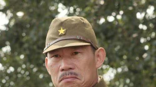 老明星|61岁老戏骨酒桌失态！对同桌女士言语粗鄙，怒摔酒杯起身离席