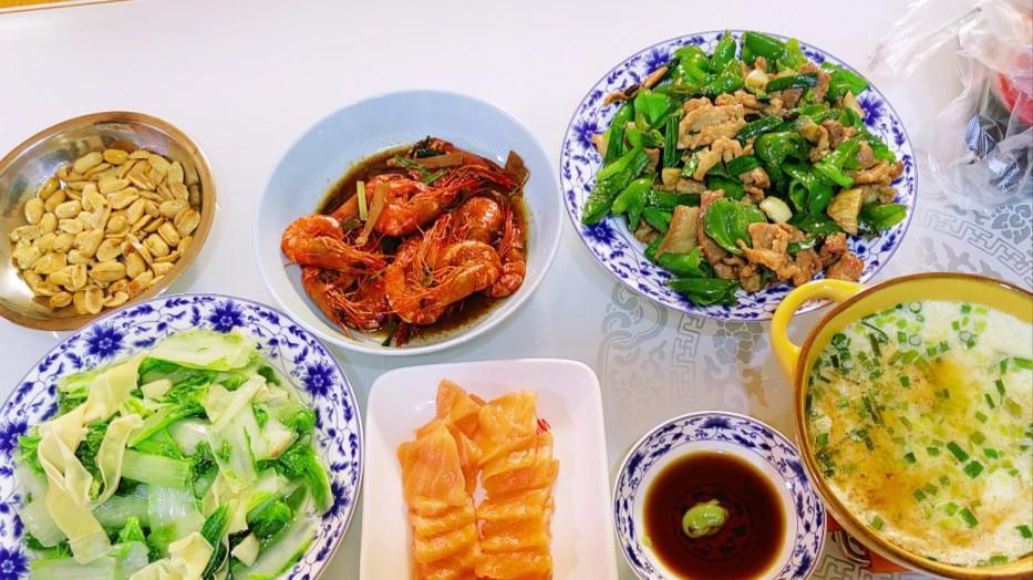 |上海女子做3菜1汤，来做客的小姑子嫌三嫌四，老公：爱吃吃不吃滚！
