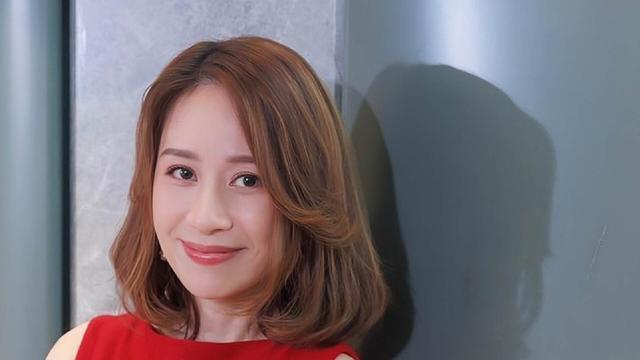 邝文珣|香港知名女星险离婚，遭破产丈夫家暴，在内地复出兼职做网红