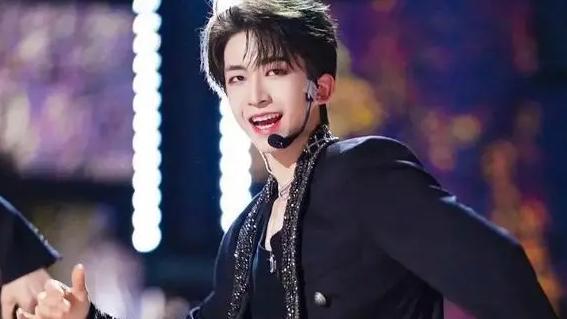 网友驾校偶遇刘宇考科目一，范丞丞两次没考过，周深考证很抓马