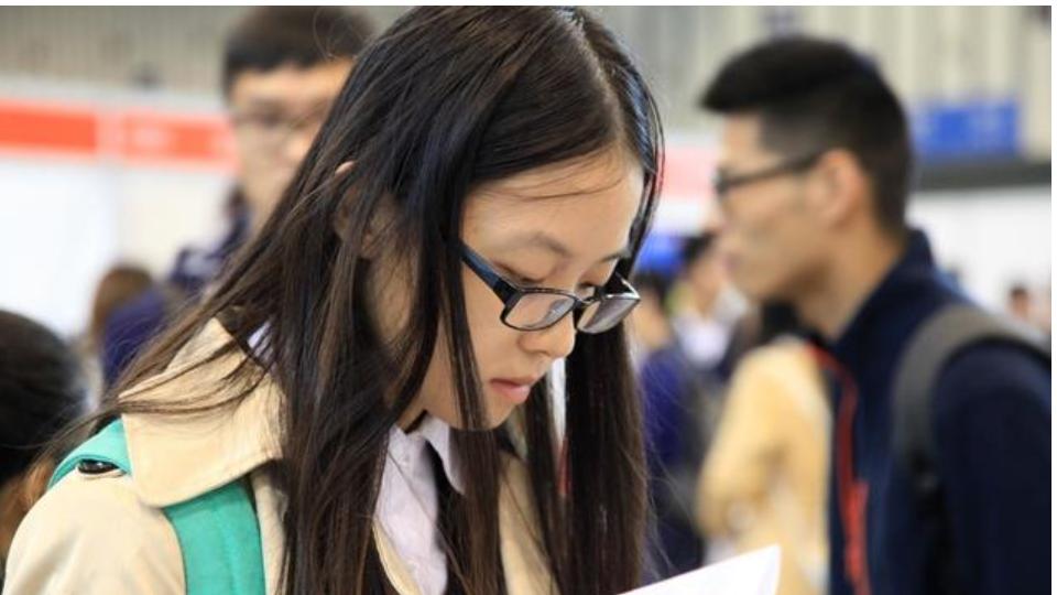 招聘|清华毕业生吐槽月薪2万：故意贬低学历，真让人恶心，还是太年轻