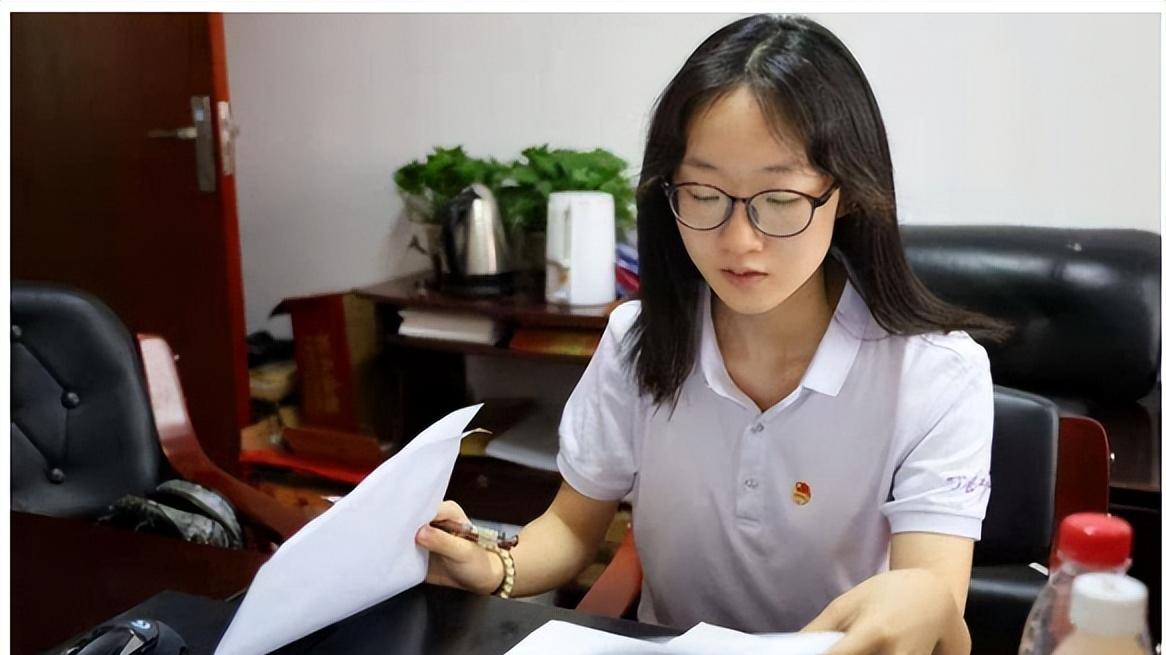 大学生|乡镇公务员开启招聘，门槛相比以前更低了，部分岗位“三不限”