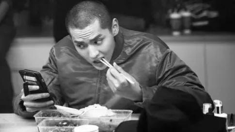 吴亦凡|网曝吴亦凡：想出书获得减刑，在狱中生不绝欲！