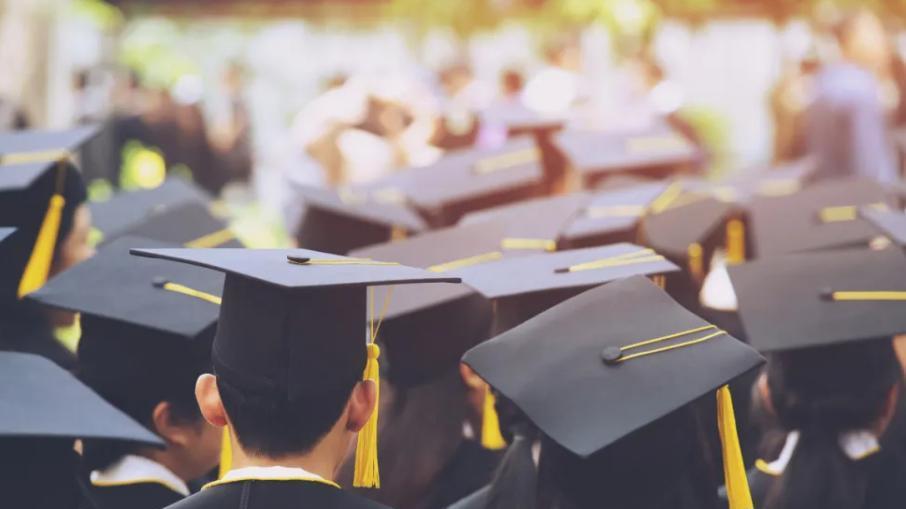 郴州|23年毕业生预计突破1100万，媒体呼吁：可以端盘子，不要歧视职业