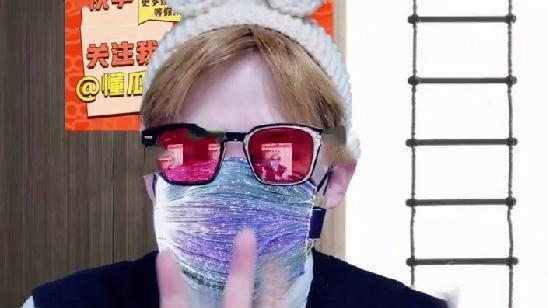 |曝男演员睡完女明星还睡经纪人，宣传也不放过，女星在酒局爆料