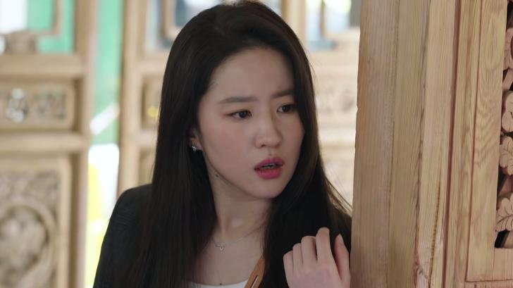 李现|《去有风的地方》首播大爆：躲过了李现，却被48岁男七号给惊艳了