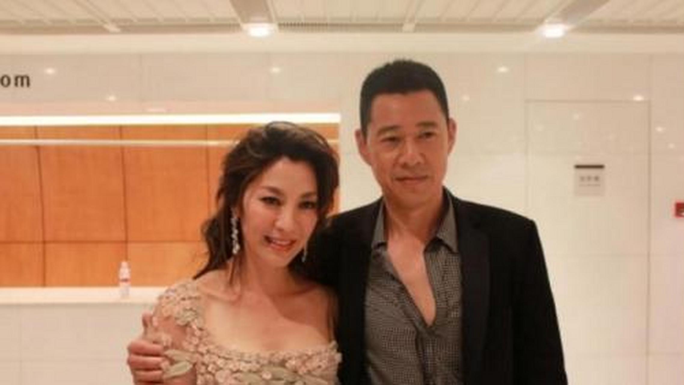 张丰毅妻子霍凡：被宠成女王，结婚29年无儿无女，将继子视如己出