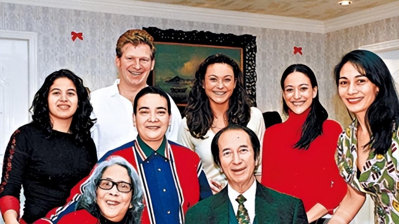 何鸿燊|何鸿燊长孙女晒妈妈美照，长发披肩有气质十分迷人